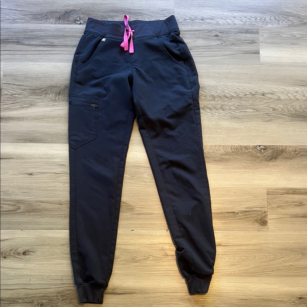 Figs Women’s dark Grey Jogger Pants with Pink Drawstring